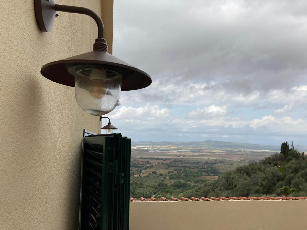La Terrazza Di Re Scarlino Apartment ภายนอก รูปภาพ